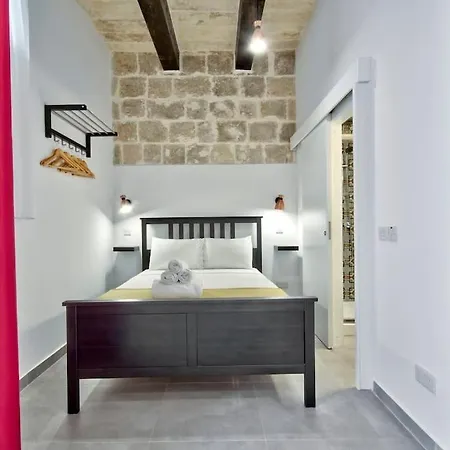Old 5 By Vallettastay Apartment