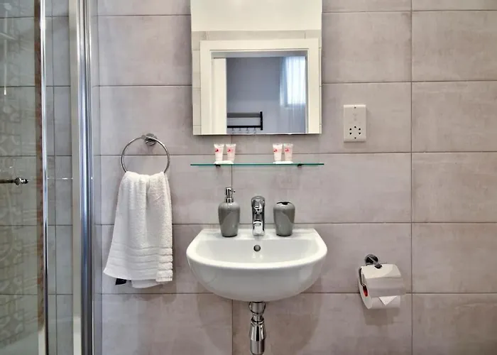 Old 5 By Vallettastay * Valletta