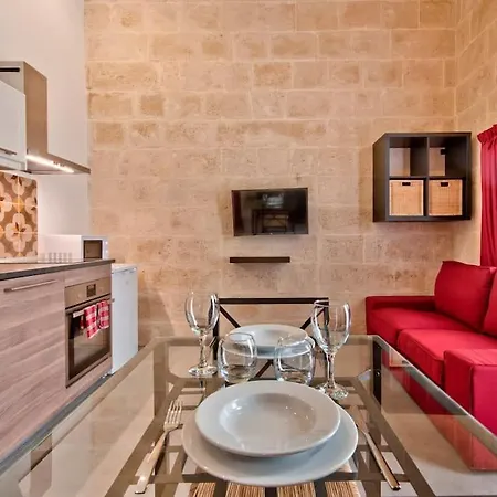 Old 5 By Vallettastay * 瓦莱塔