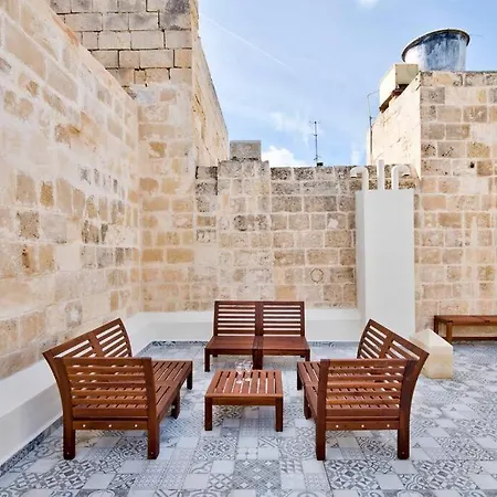 公寓 Old 5 By Vallettastay