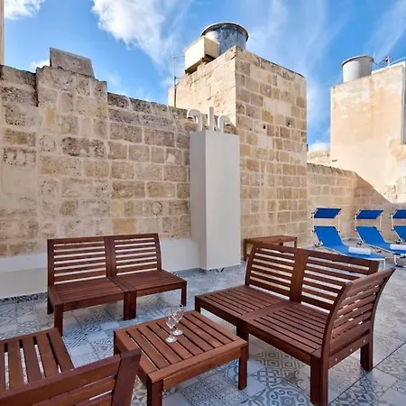 Old 5 By Vallettastay * 瓦莱塔